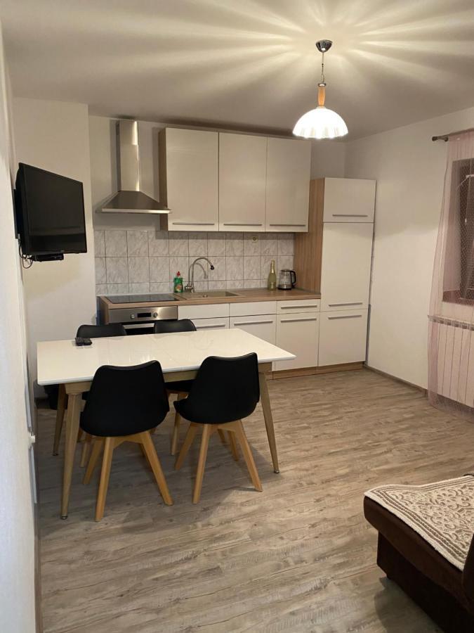 Apartman Laura สโมลยานัซ ภายนอก รูปภาพ