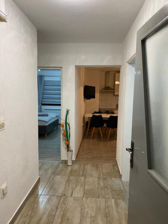 Apartman Laura สโมลยานัซ ภายนอก รูปภาพ