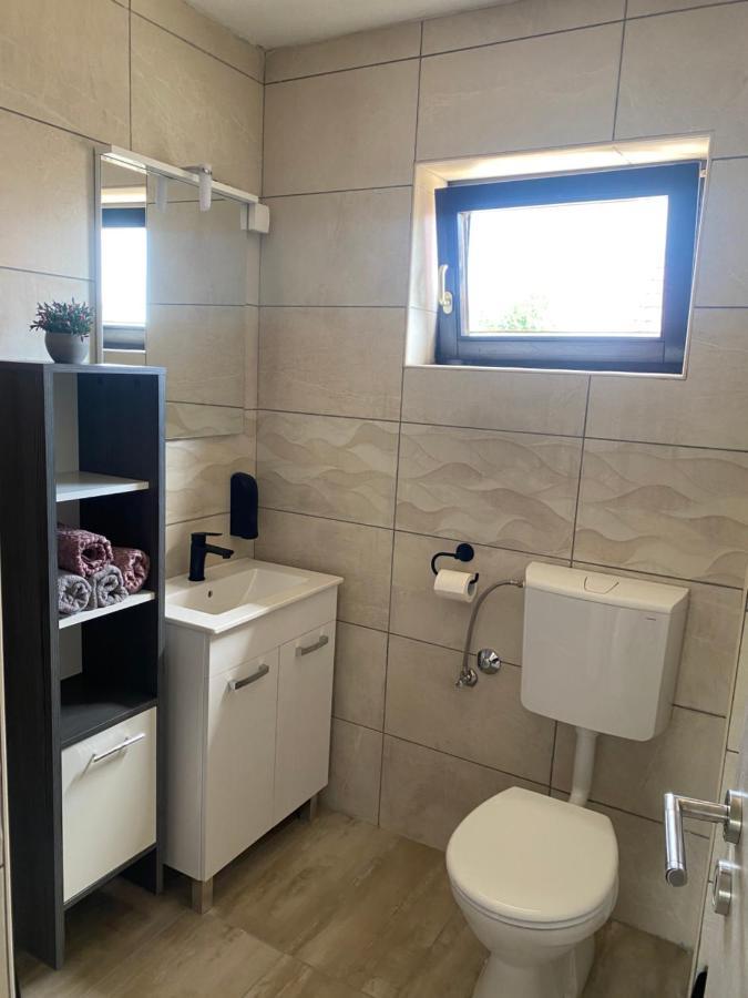 Apartman Laura สโมลยานัซ ภายนอก รูปภาพ