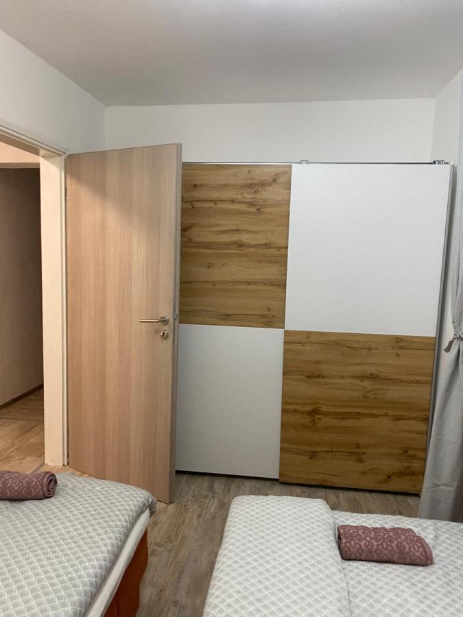 Apartman Laura สโมลยานัซ ภายนอก รูปภาพ