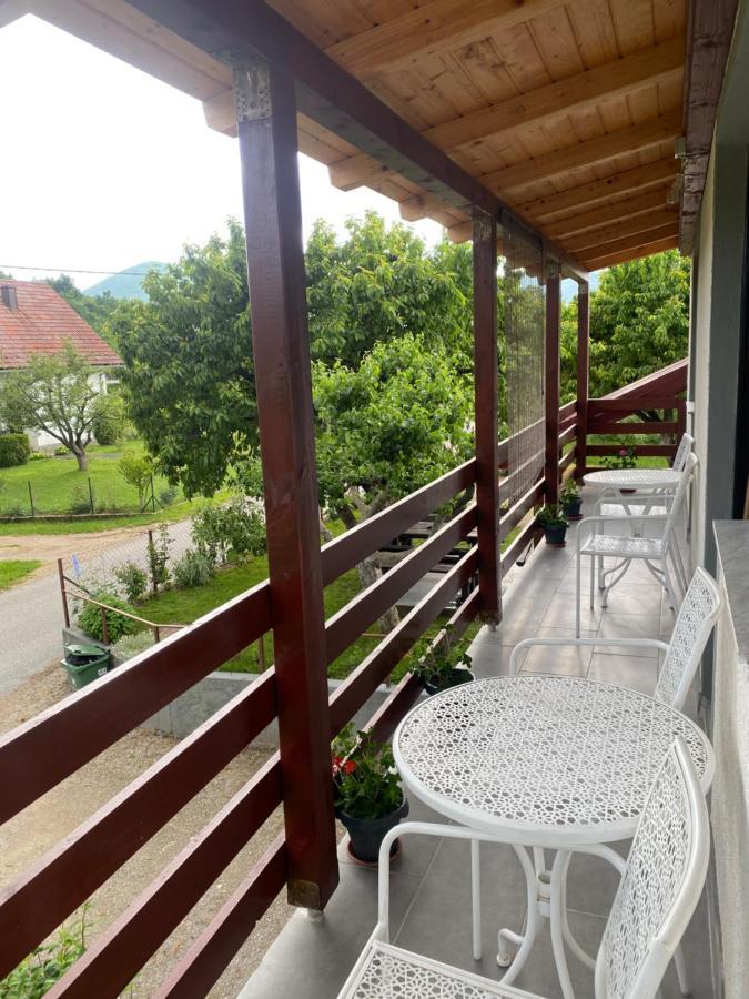 Apartman Laura สโมลยานัซ ภายนอก รูปภาพ