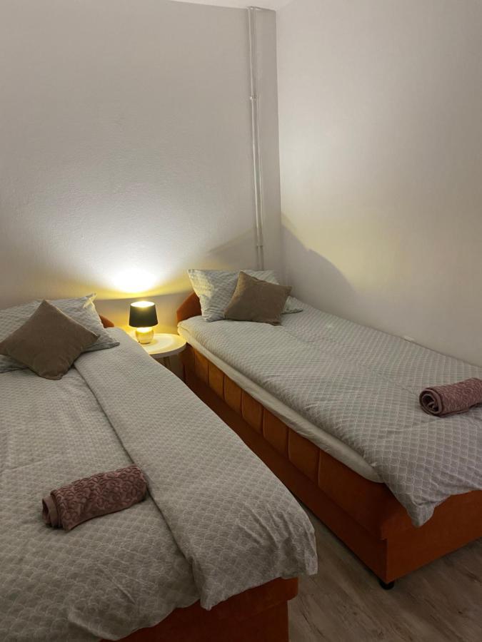 Apartman Laura สโมลยานัซ ภายนอก รูปภาพ