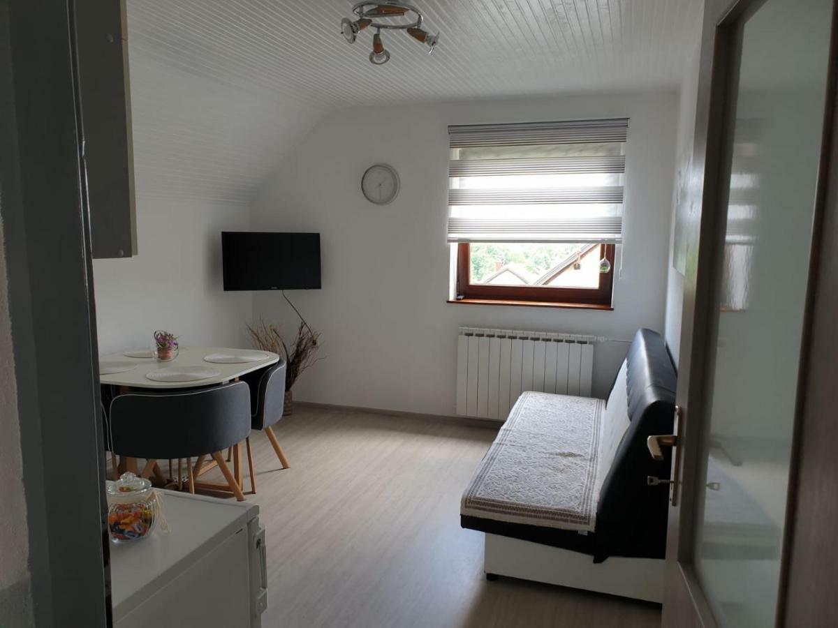 Apartman Laura สโมลยานัซ ภายนอก รูปภาพ